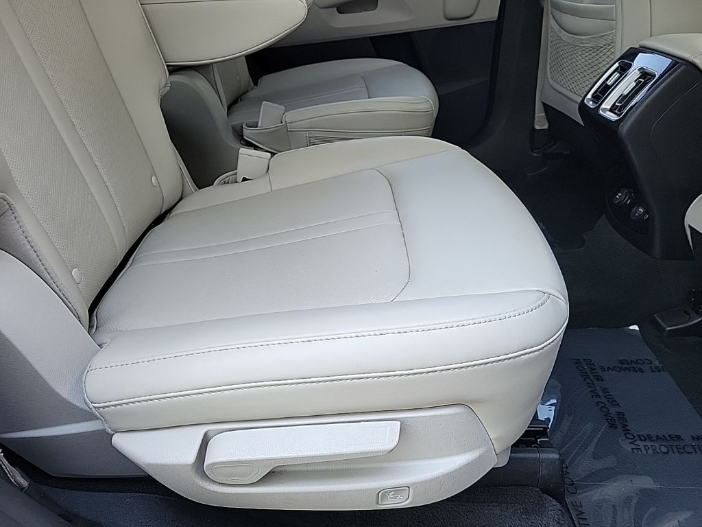 Thumbnail: 2022 Kia Sorento - 16