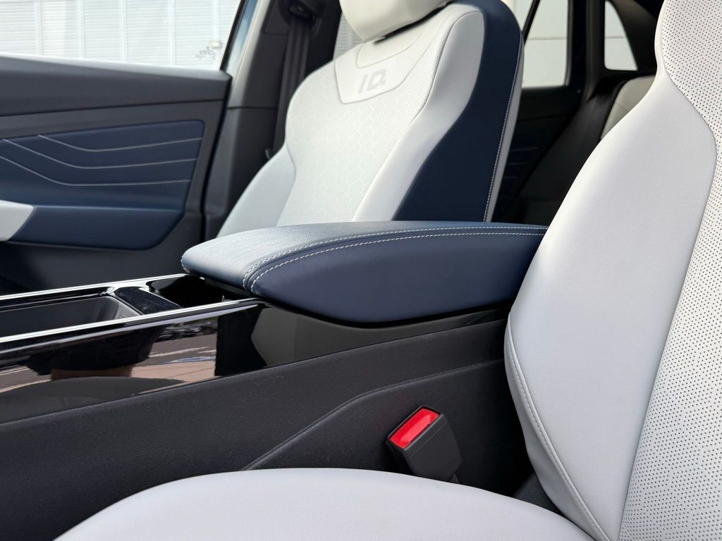 Thumbnail: 2023 Volkswagen ID.4 - 24