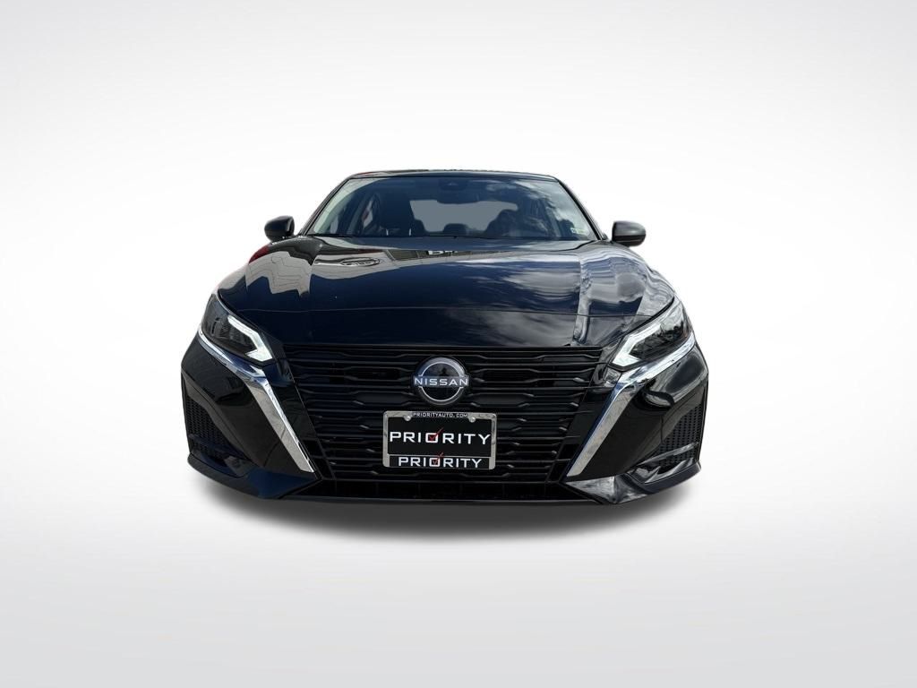 Thumbnail: 2025 Nissan Altima - 8