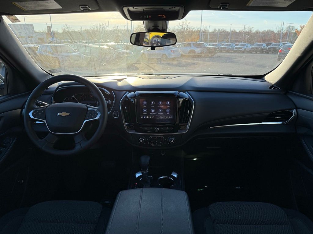 Thumbnail: 2023 Chevrolet Traverse - 15