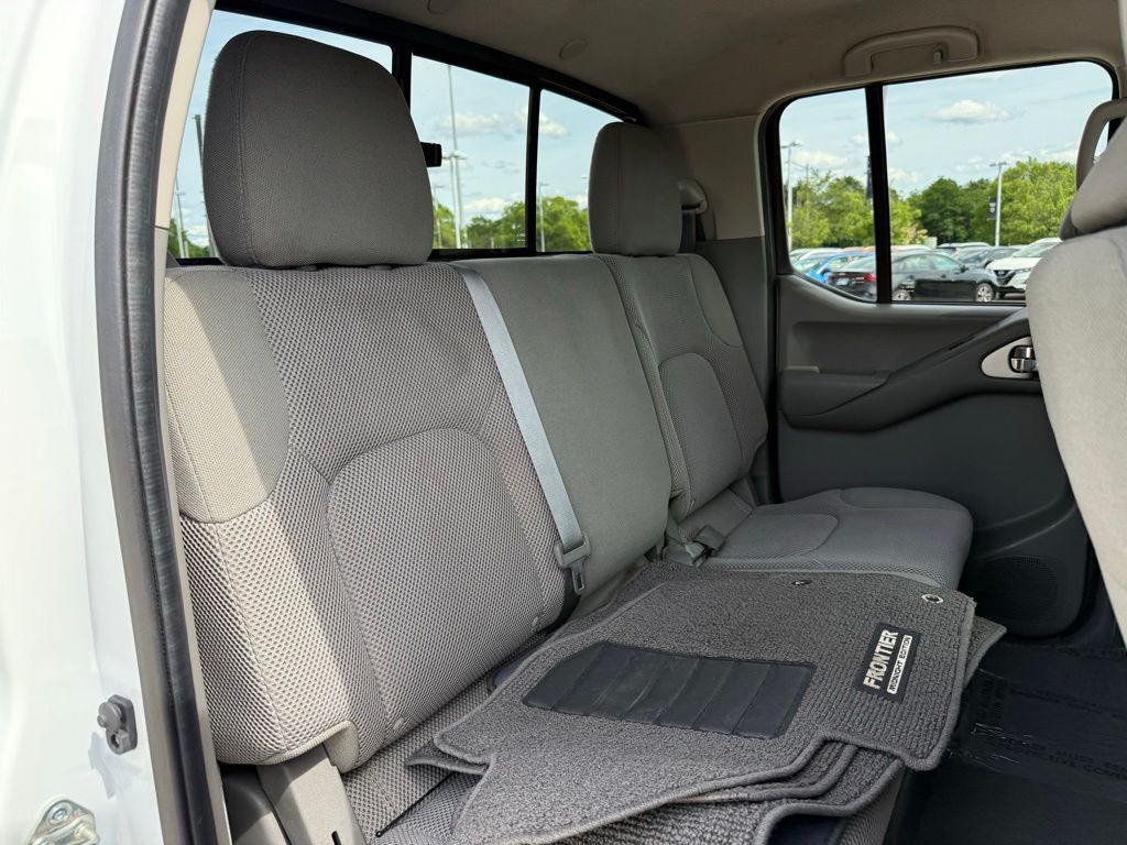 2020 Nissan Frontier SV 29