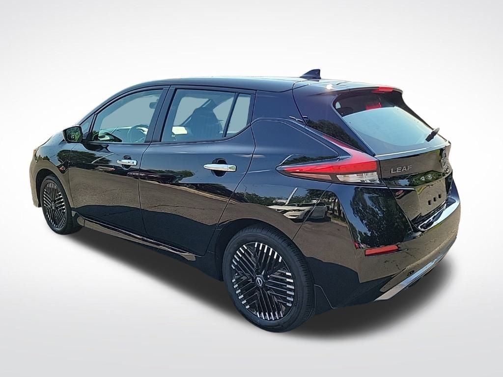 Thumbnail: 2023 Nissan Leaf - 3