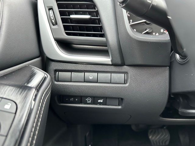 2025 Nissan Rogue SV 14