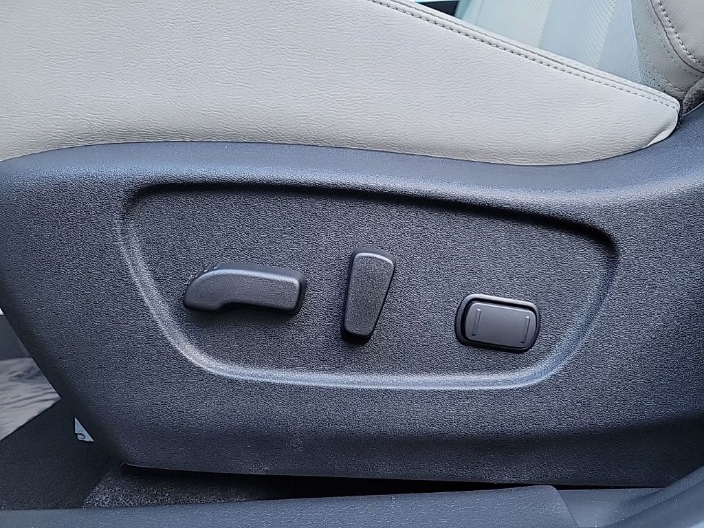 Thumbnail: 2022 Nissan Rogue Sport - 12