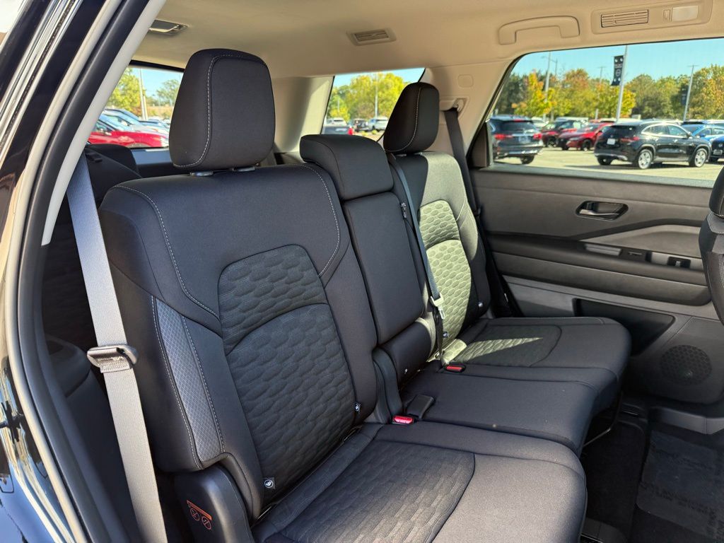 Thumbnail: 2024 Nissan Pathfinder - 27