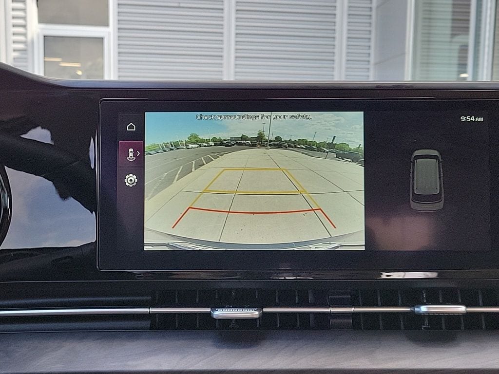 Thumbnail: 2022 Kia Carnival - 33