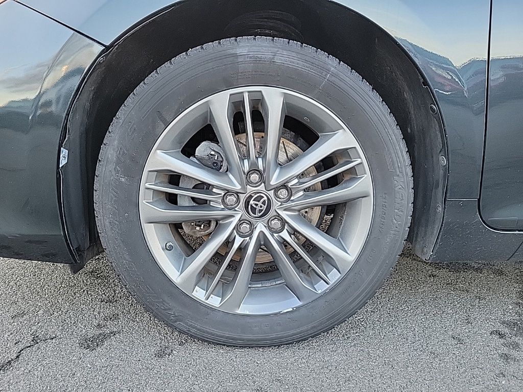 Thumbnail: 2017 Toyota Camry - 8