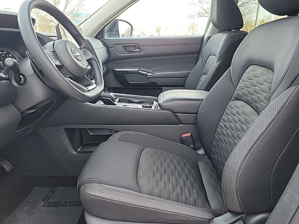 Thumbnail: 2023 Nissan Pathfinder - 10