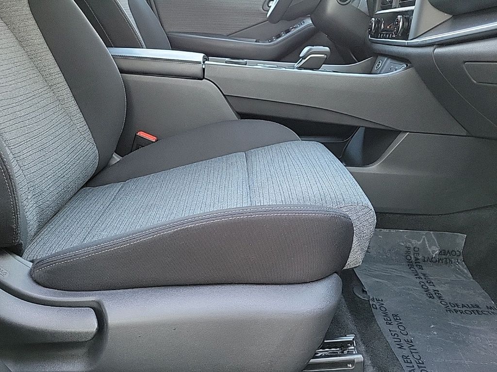 Thumbnail: 2023 Nissan Rogue - 13