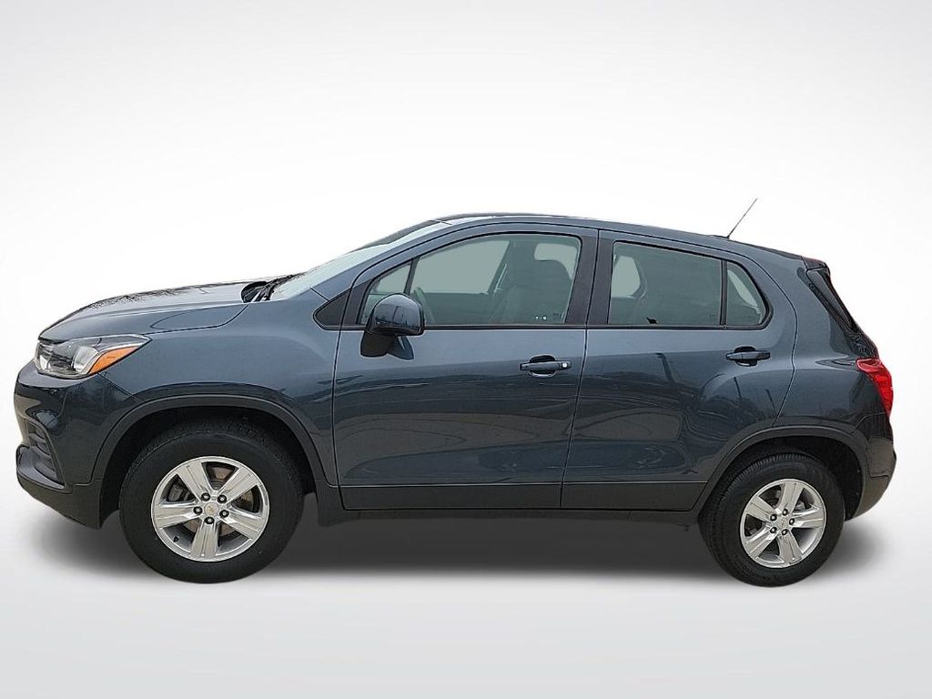 Thumbnail: 2021 Chevrolet Trax - 2