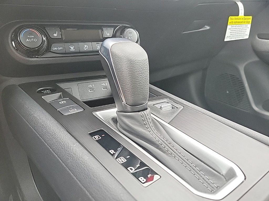 Thumbnail: 2026 Nissan Kicks - 26