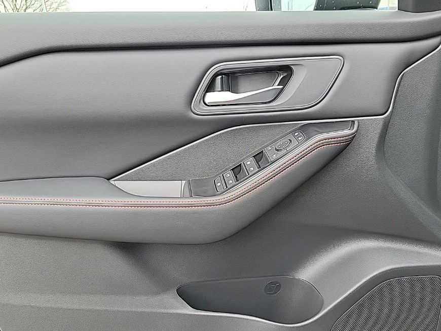 Thumbnail: 2026 Nissan Rogue - 32