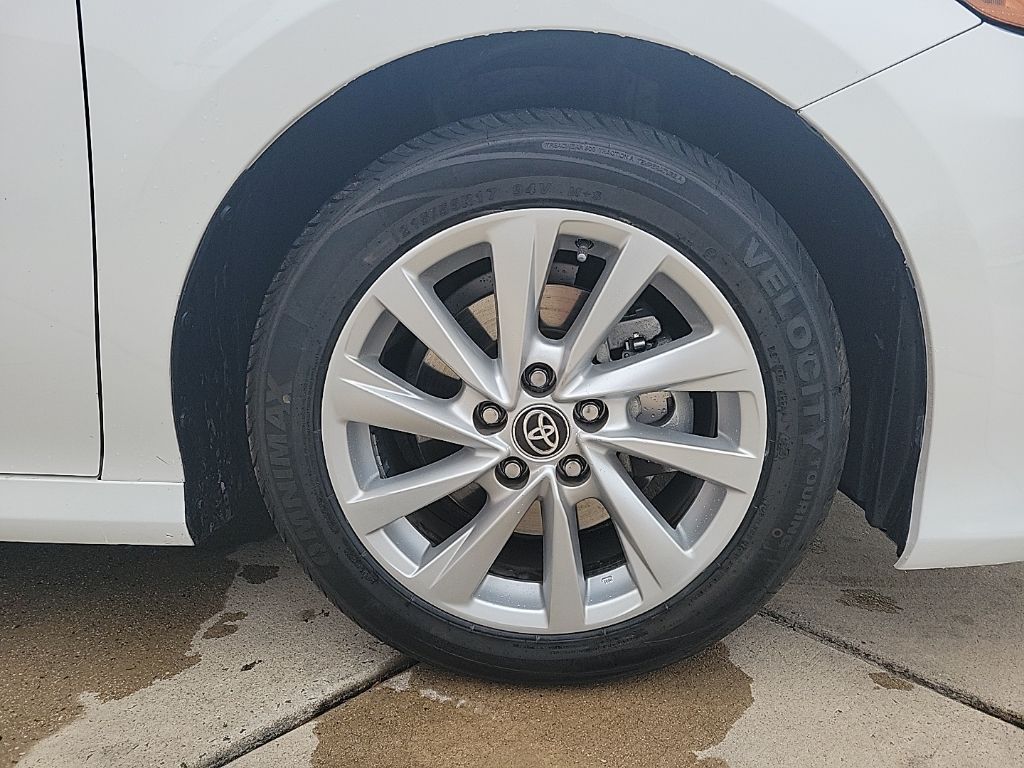 Thumbnail: 2023 Toyota Camry - 9