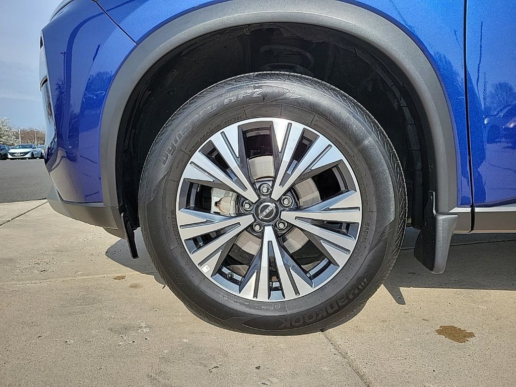 Thumbnail: 2023 Nissan Rogue - 8