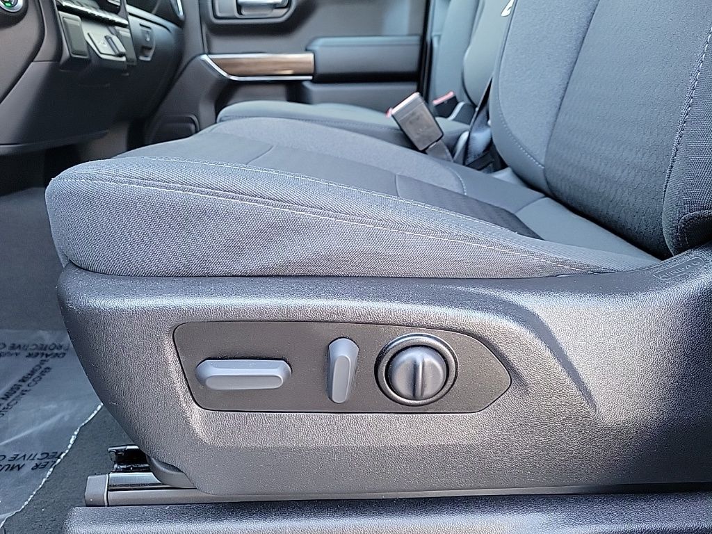 Thumbnail: 2021 Chevrolet Silverado 1500 - 12