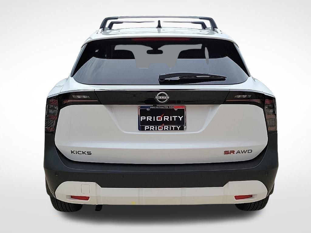 Thumbnail: 2026 Nissan Kicks - 4