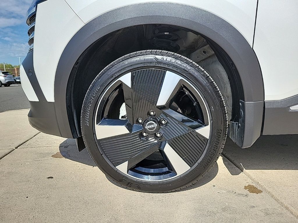Thumbnail: 2025 Nissan Kicks - 8