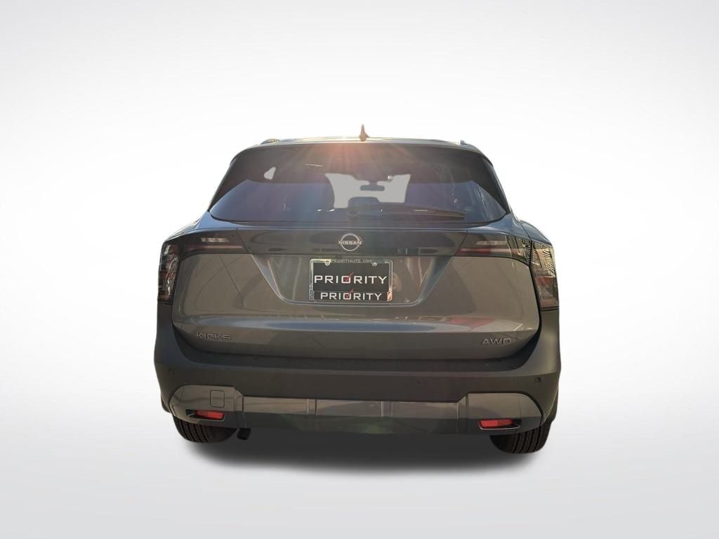 Thumbnail: 2025 Nissan Kicks - 4