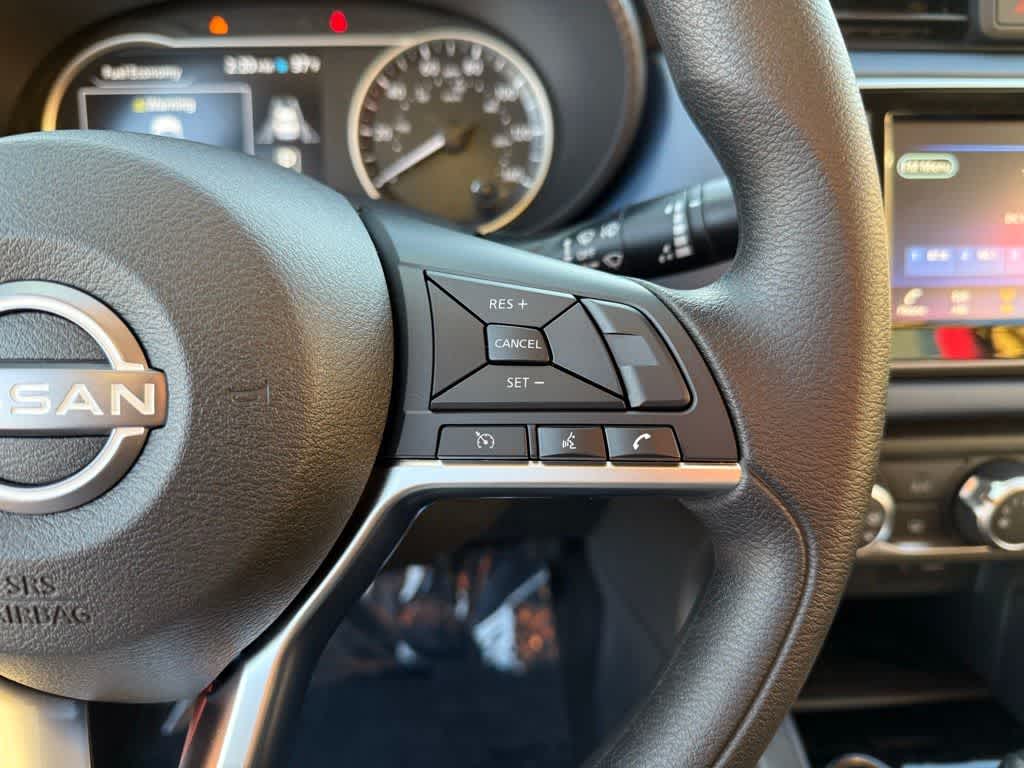 2025 Nissan Versa 1.6 SV 18