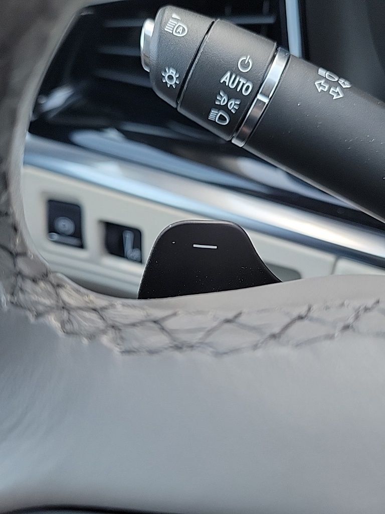 Thumbnail: 2023 Cadillac XT6 - 37