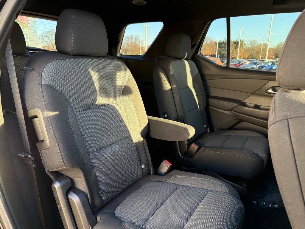Thumbnail: 2023 Chevrolet Traverse - 29