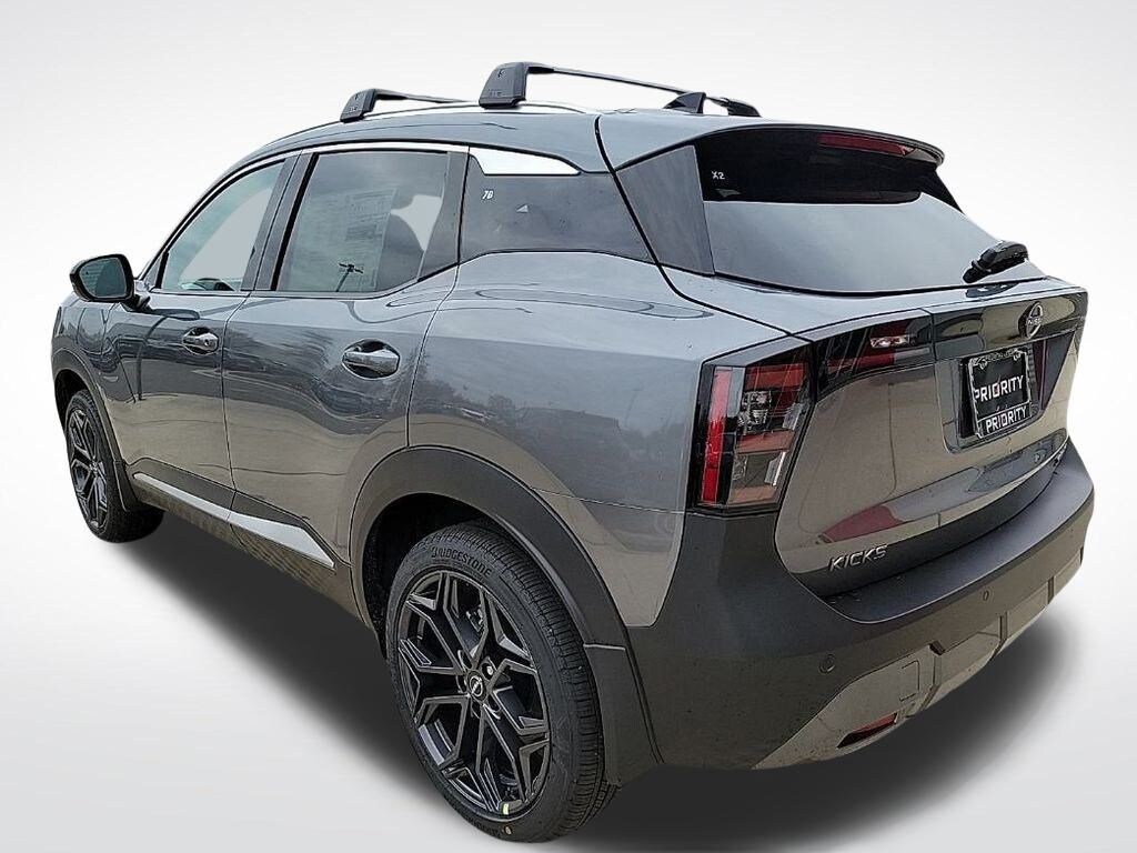 New 2026 Nissan Kicks SR SUV