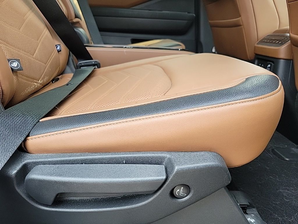 2022 Nissan Pathfinder Platinum 17