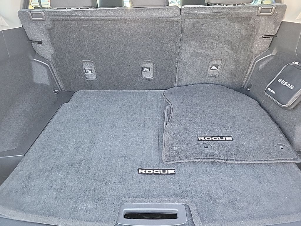 Thumbnail: 2023 Nissan Rogue - 18