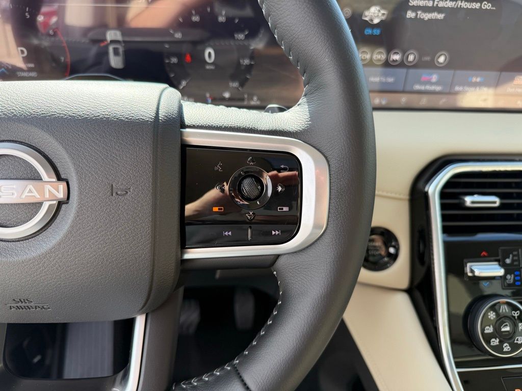 2025 Nissan Armada Platinum Edition 18
