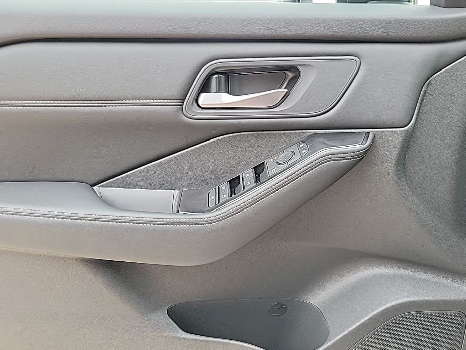 Thumbnail: 2026 Nissan Rogue - 30