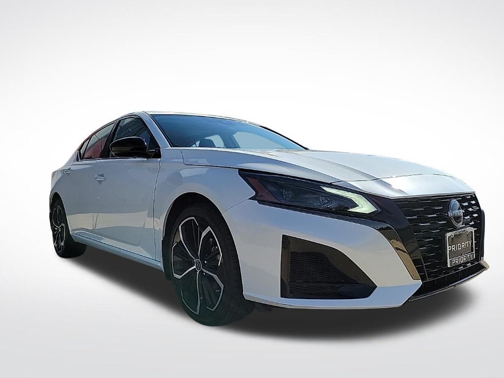 Thumbnail: 2023 Nissan Altima - 7
