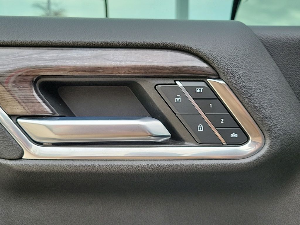 Thumbnail: 2022 Chevrolet Silverado 1500 - 26