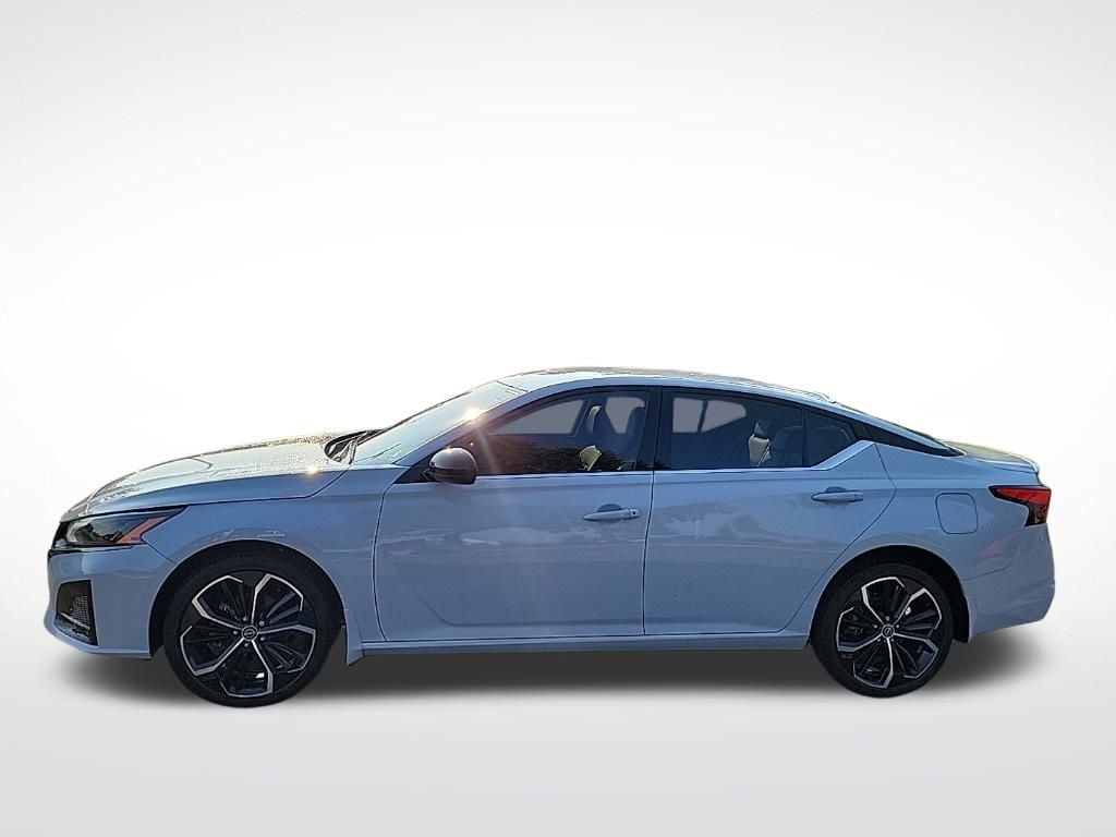 Thumbnail: 2023 Nissan Altima - 2