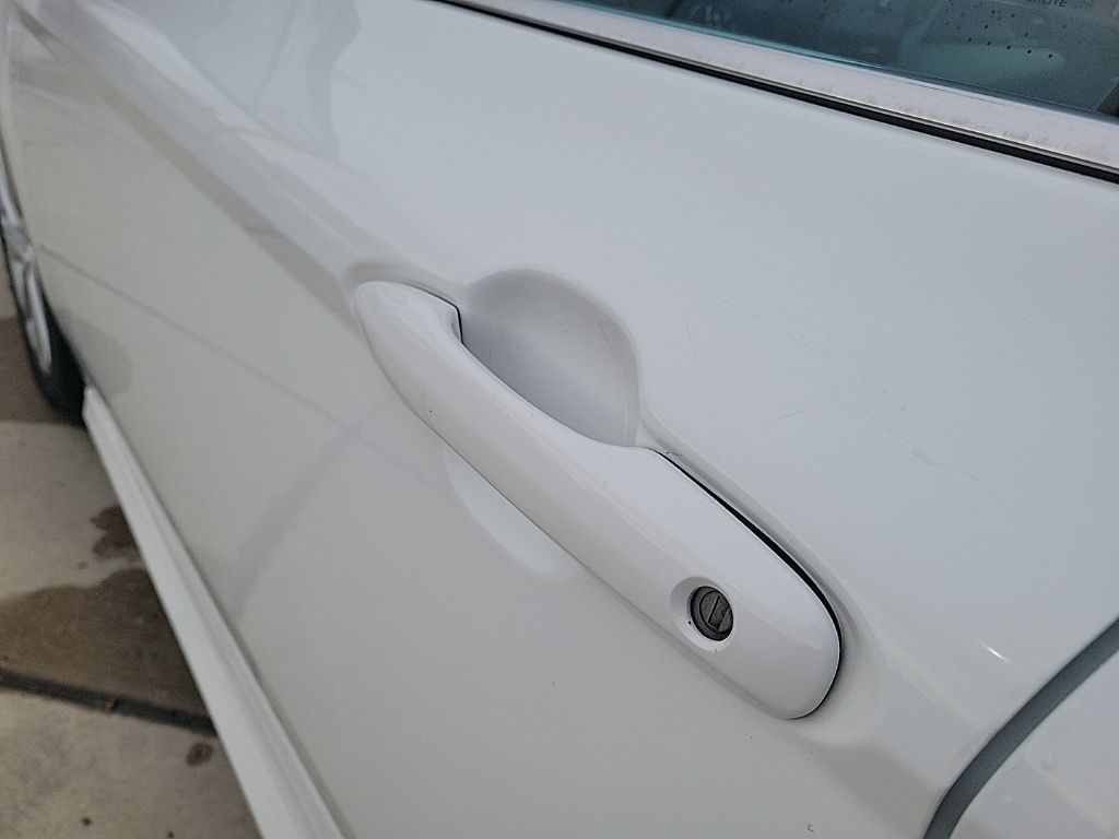 Thumbnail: 2023 Toyota Camry - 10