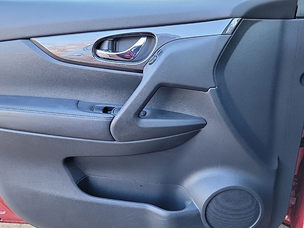 Thumbnail: 2020 Nissan Rogue - 21