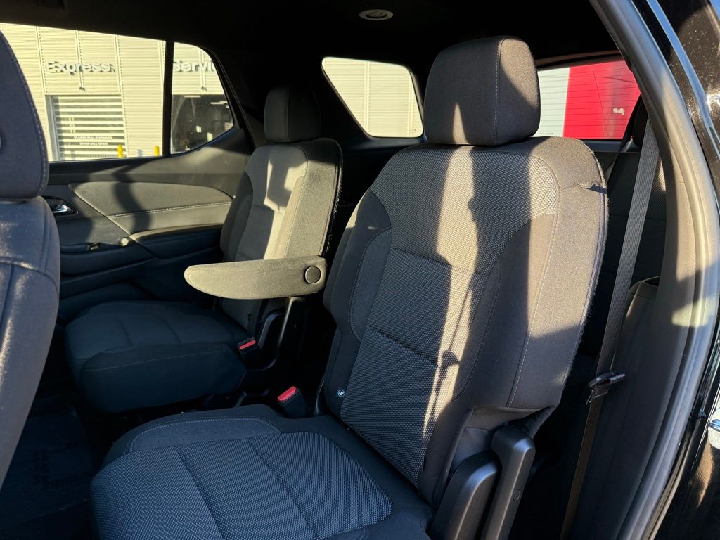 Thumbnail: 2023 Chevrolet Traverse - 25