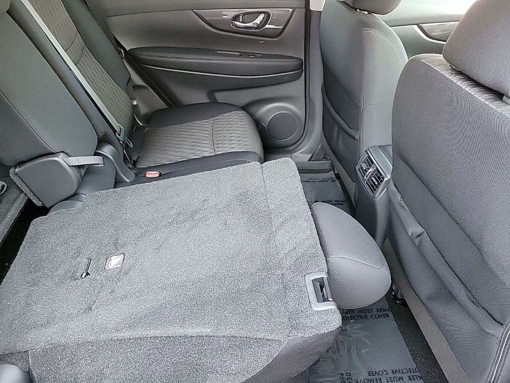 Thumbnail: 2019 Nissan Rogue - 17