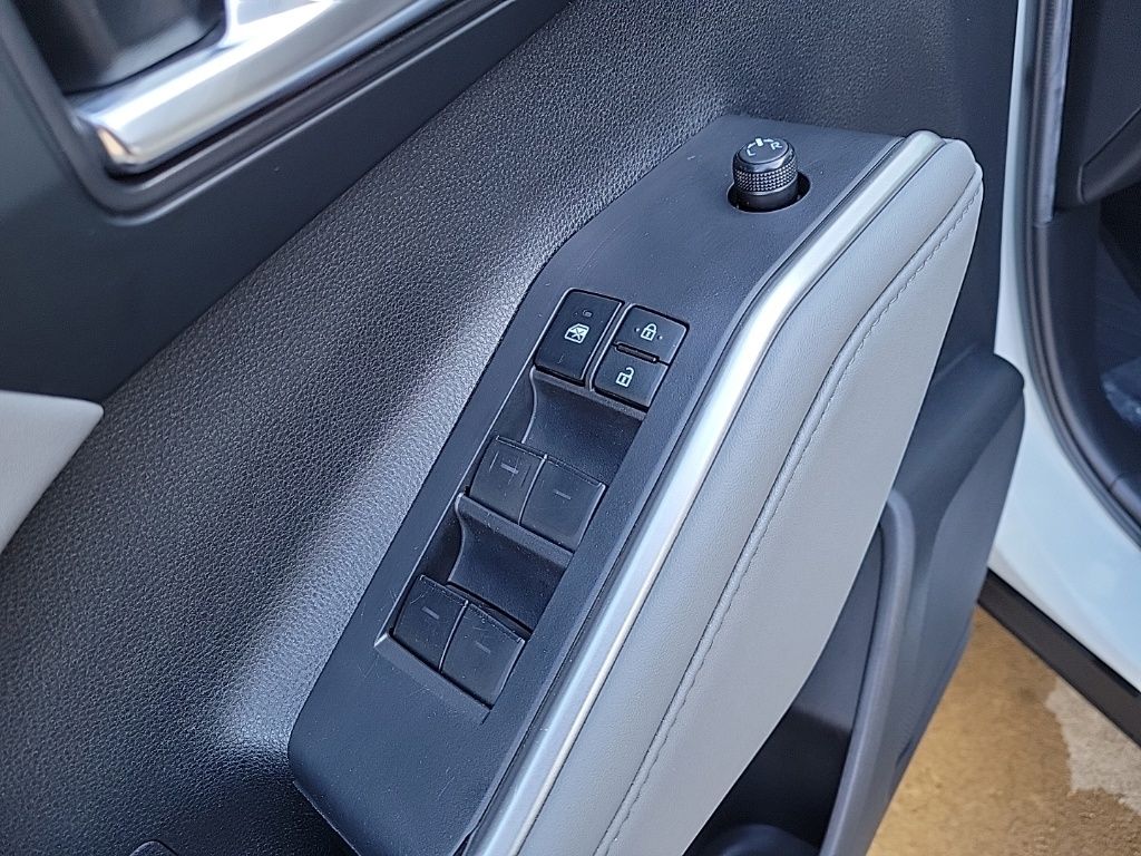 Thumbnail: 2022 Toyota Highlander - 35