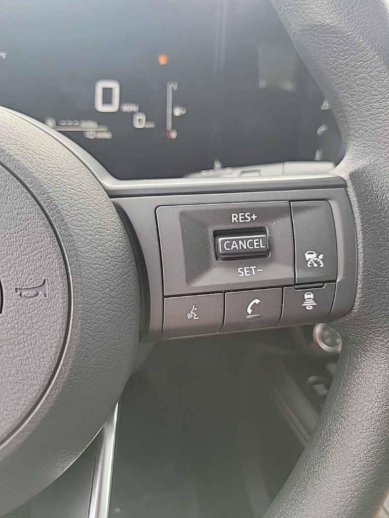 Thumbnail: 2025 Nissan Kicks - 26