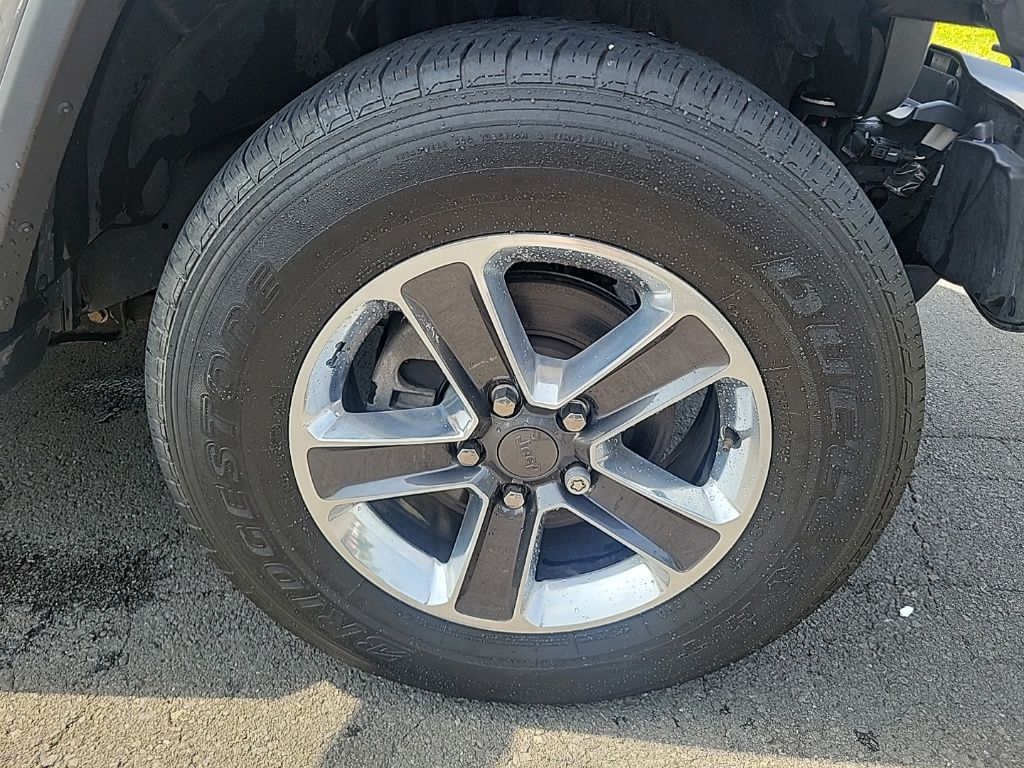 2018 Jeep Wrangler Unlimited Sahara 9