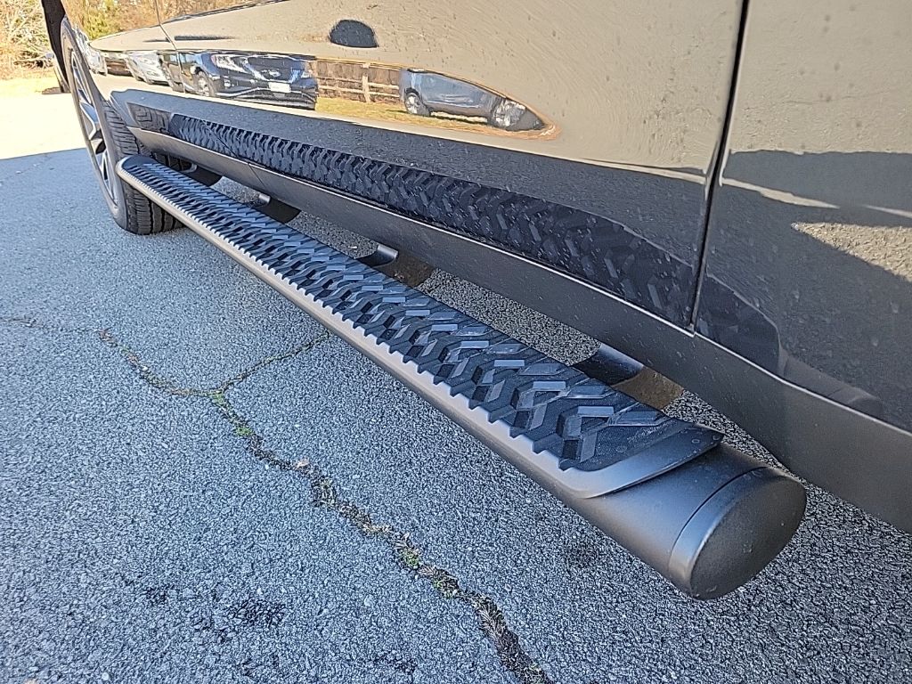 Thumbnail: 2022 Chevrolet Suburban - 11