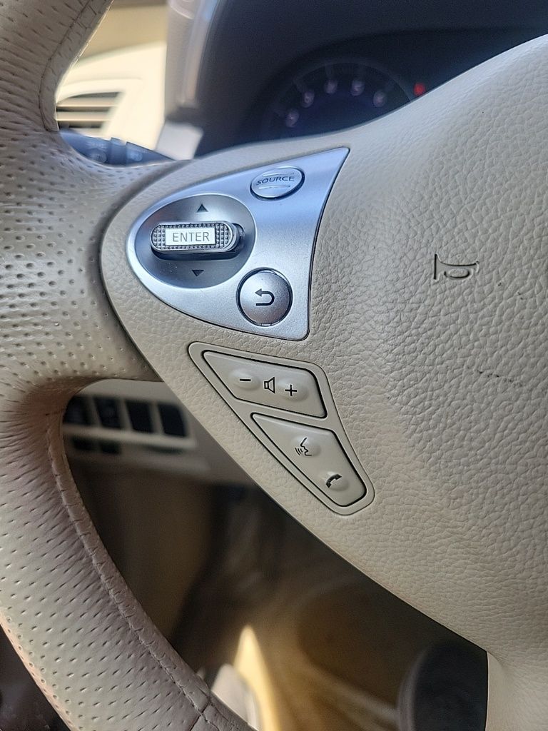 Thumbnail: 2011 INFINITI FX35 - 23