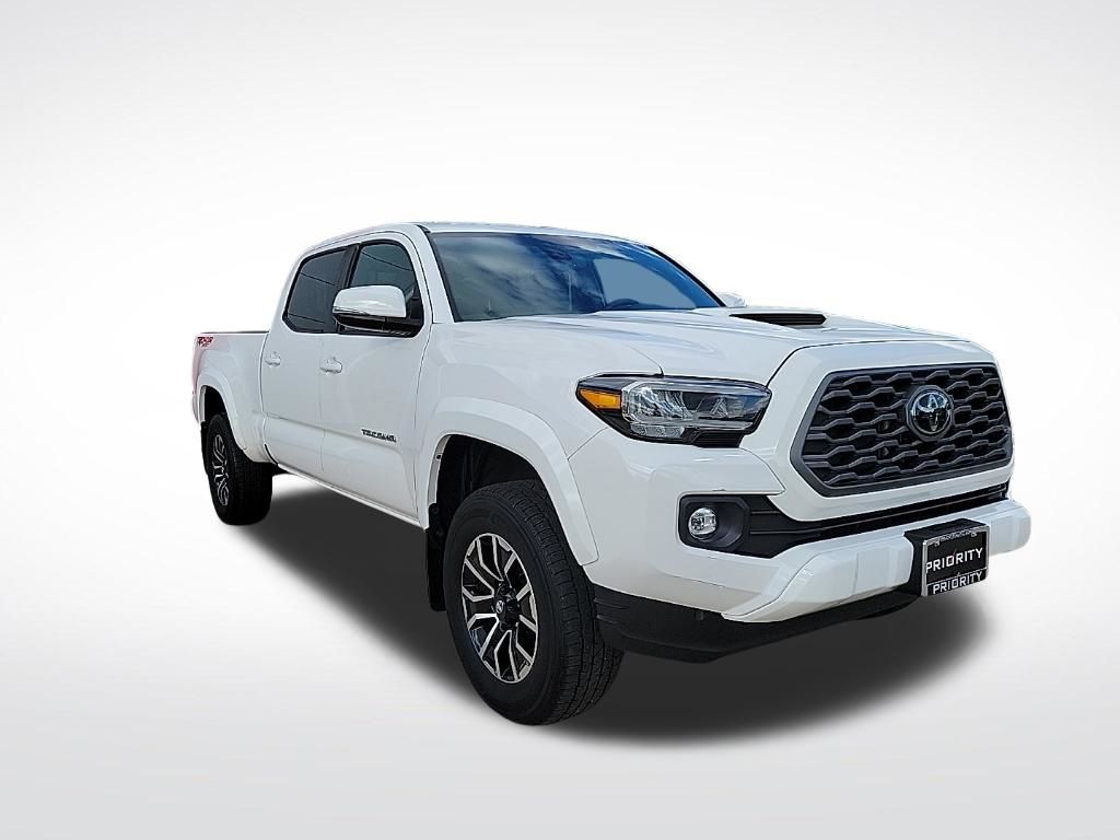 Thumbnail: 2022 Toyota Tacoma - 7