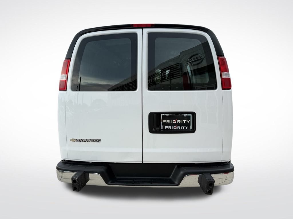 Thumbnail: 2023 Chevrolet Express - 4