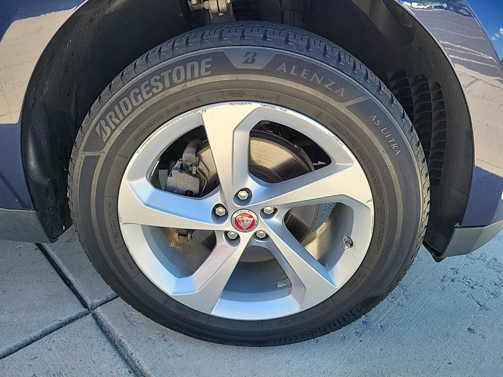 Thumbnail: 2019 Jaguar F-Pace - 9