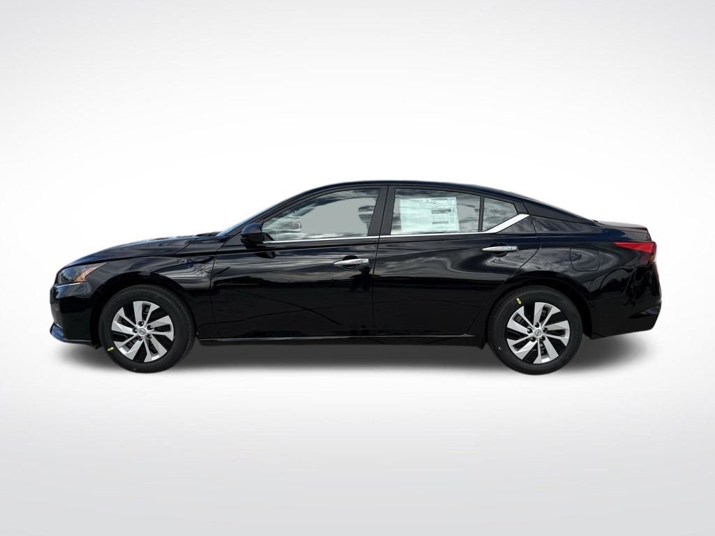 Thumbnail: 2025 Nissan Altima - 2