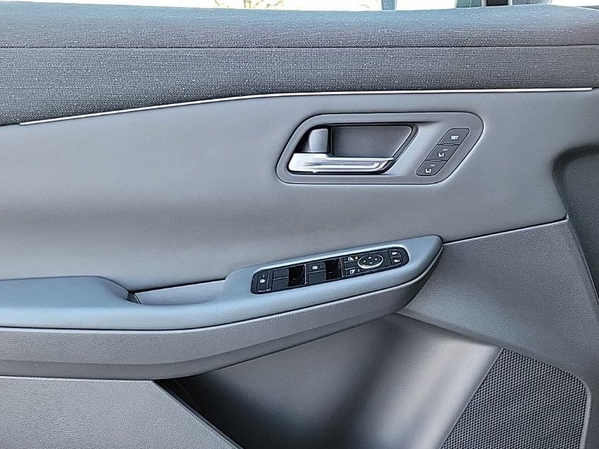 Thumbnail: 2026 Nissan Leaf - 33