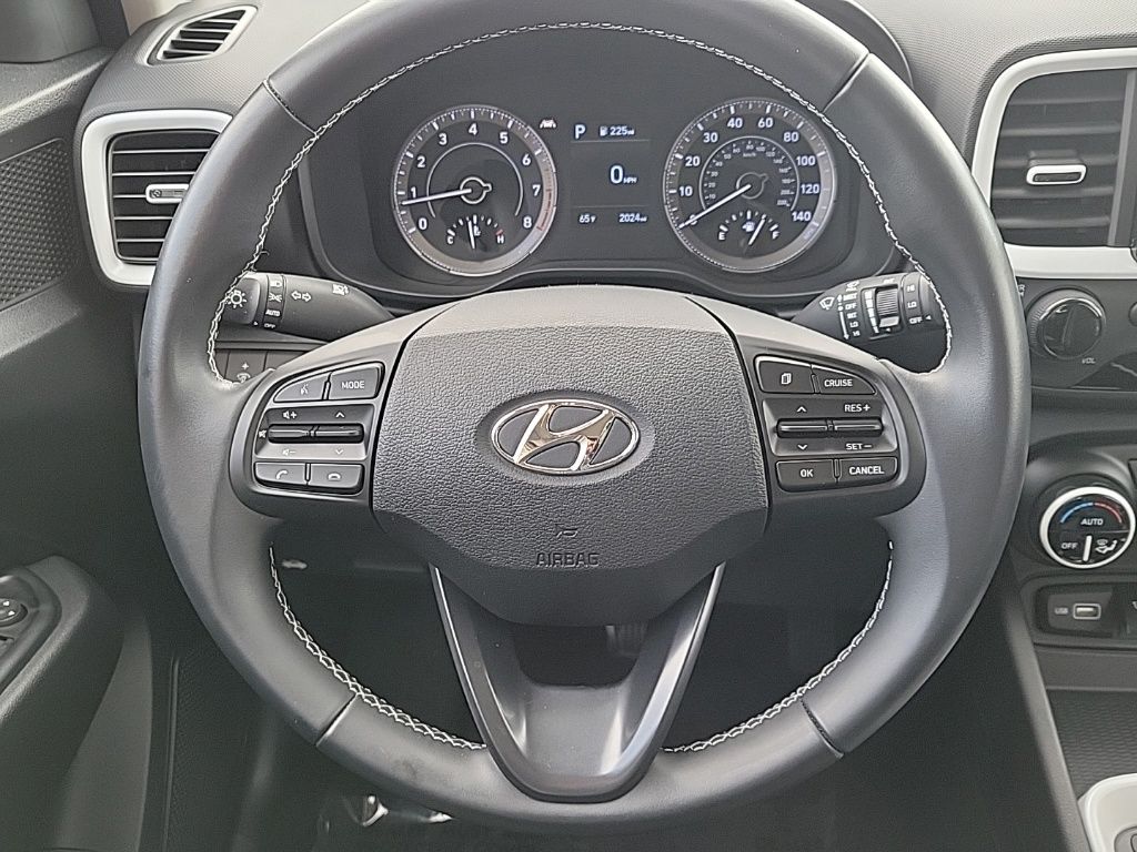 Thumbnail: 2022 Hyundai Venue - 17