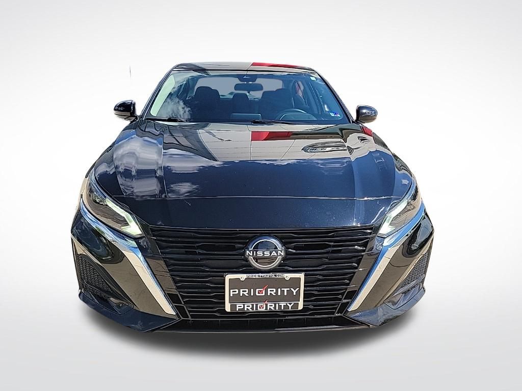 Thumbnail: 2023 Nissan Altima - 8