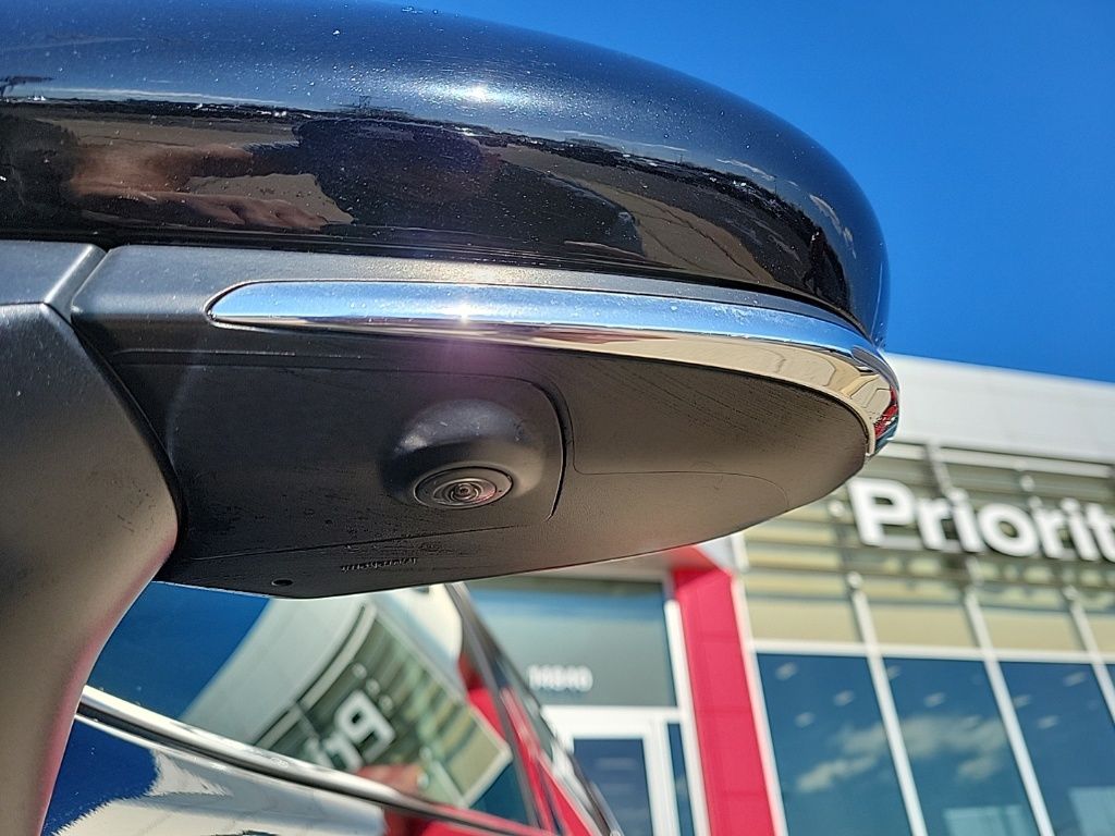 Thumbnail: 2022 Toyota Camry - 11